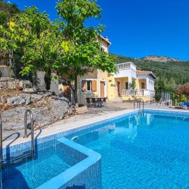 Villa Victoria - 3 Bedroom Villa With a Private Pool