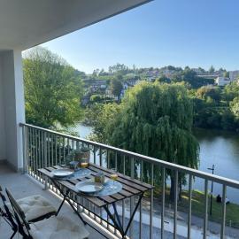 PLACIDO RIVER HOUSE APARTAMENTO, hotel in Ponte da Barca