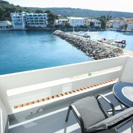 Beachfront Rooms Veli Kamik, viešbutis mieste Božava