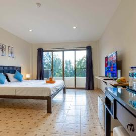 Club22 Kamala Suites, Kamala Beach