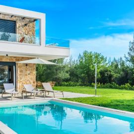 Epta Villas Luxury Redefined، فندق في أغيا باراسكيفي