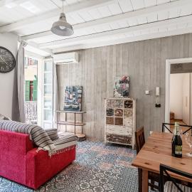 Love Urban Loft by "The House Of Travelers"