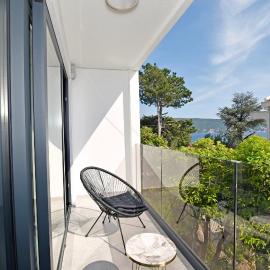 4K - Modern apartment very close to the sea, hotel in Savina