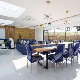 AC rooms, Legoland Heathrow Windsor Apartment Hotel, hotel in Slough
