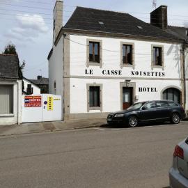 Le casse noisettes、Gourinのホテル