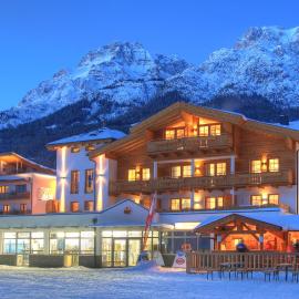 Tarlack Appartements Hütten 34, khách sạn ở Leogang