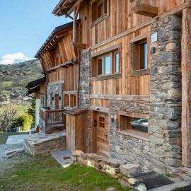 Chalet cosy au Raffort avec jardin, proche télécabines et bus, parking, animaux admis - FR-1-566-47, hotel a Les Allues