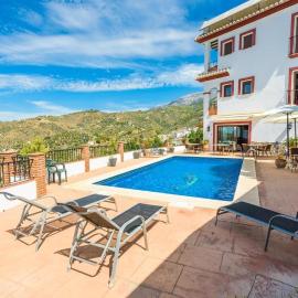 Villa La Posada Canillas de Albaida by Ruralidays