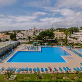 Albufeira में, होटल Muthu Clube Praia da Oura