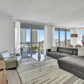 Modern Ocean View 3 Bedroom Condo Resort Amenities, hotel in Hallandale Beach