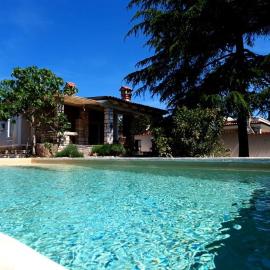 House Spina, hotel u gradu Pelegrin
