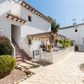Casa lago jardin, hotel in Alicante