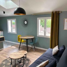 T2 chic, calme proche Hopital – hotel w mieście La Tronche