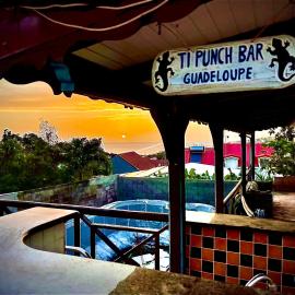 Kazabasté, escapade spa et jardin privatif, hotelli kohteessa Basse-Terre