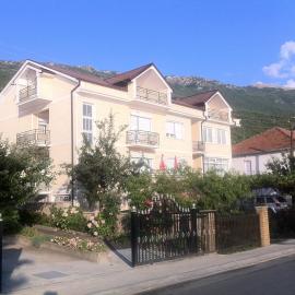 Guest House Lokoski, hôtel à Pechtani