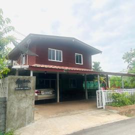 บ้านนภภูเกตส์เฮ้าส์, hotel u gradu Ban Don Klang