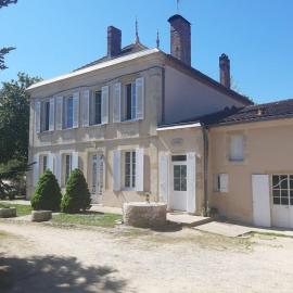 Gîte La Burthe, hotell i Monprimblanc
