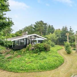 Cozy Home In Ebeltoft With Sauna