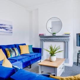 Spacious 4 Bedroom house near Leeds CC, hotel a Beeston Hill