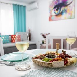 L&R Boutique Apartment, hotel in Oţelu Roşu