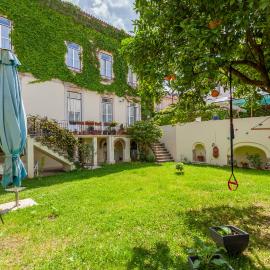 Sky Accommodations family Studios and Suites, hotelli kohteessa Coimbra