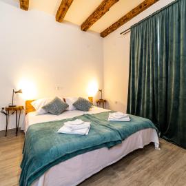 Rezidencija Galileja, Hotel in Mundanije