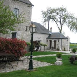 La Ferme des 3 Maillets, hotel u gradu Avaray