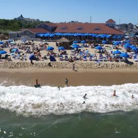Ballard's Beach Resort, hotel v New Shorehame
