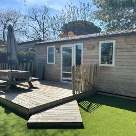 Cottage Essentiel 30m2 - Camping Les Ecureuils: Arès şehrinde bir otel