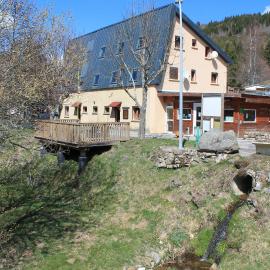 Camping Hôtel Les Airelles Montagne Ardéchoise, hotel sa Saint-Cirgues-en-Montagne