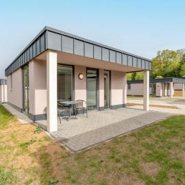 Ruhige Bungalows am Kronenburger See mit eigener Terrasse, hotel u gradu 'Hallschlag'