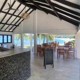 Balong Balong Surf Bungalows & Restaurant, hotel u gradu 'Sekongkang'
