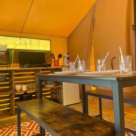 Camping Beaussement Samouraï, hotel v mestu Chauzon