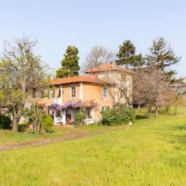 Cascina Baracico, circondati dalla natura, hotel a Rocca Grimalda