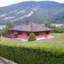 La Mosa - Villa ai Prati di Cavedago, nel comprensorio del parco Adamello-Brenta, отель в городе Каведаго