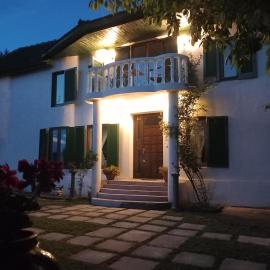 Casa Marza, хотел в Ghioroc