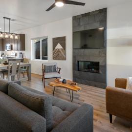 FLG Retreat - Modern Home with Mountain Views