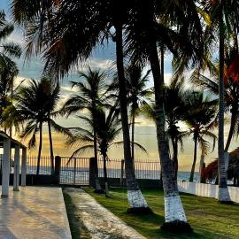 Cabaña #11 frente al mar en Coveñas - Tercera Encenada - Conjunto con piscina