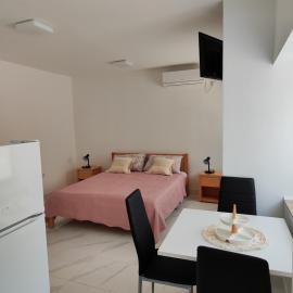 Studio Apartment Klarić, hotel u gradu Drivenik