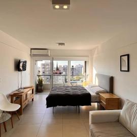 machado apartamentos moron, hotel in Morón