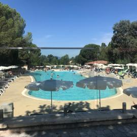 Village vacance Ardèche, hotel in Grospierres