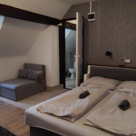 Bristol Apartments, hotel a Baja
