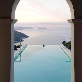 Sundance - Fabulous & Large 4-Bedroom Private Villa
