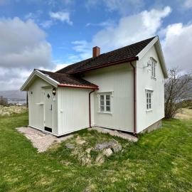 Storhella - Feriehus med fantastisk beliggenhet、Sennesvikのホテル