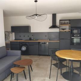 Beau logement neuf à 5 mn de la mer, hotel u gradu 'Ventiseri'