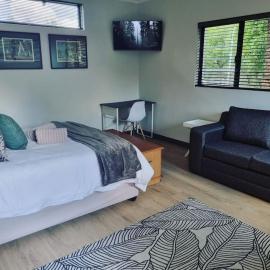 Palm On Rock - 1 bedroom,kitchenette & full bathroom.
