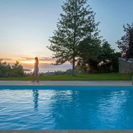 House with private pool and sea view