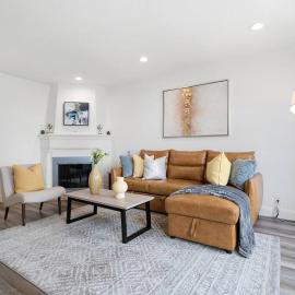 Stunning 2BR w/ 1BA Home near BART, hotel en Daly City