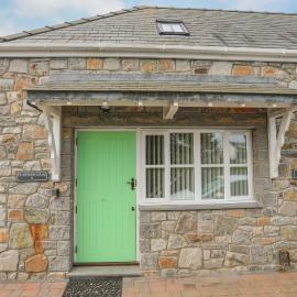 Tyn Towyn - Ty Gwyrdd Golau