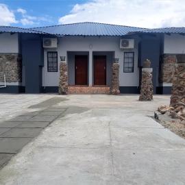 Pelican Lodge and Camping, hotel en Nata